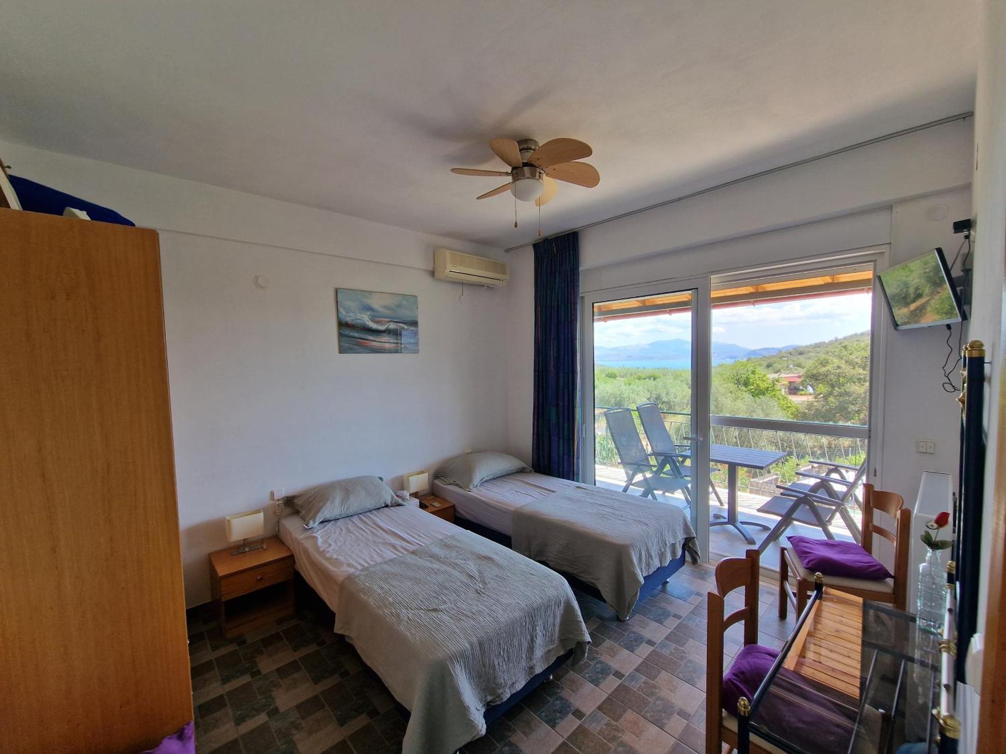 Grieks Vakantiehuis To Kalokairi Kougaíika Exterior foto